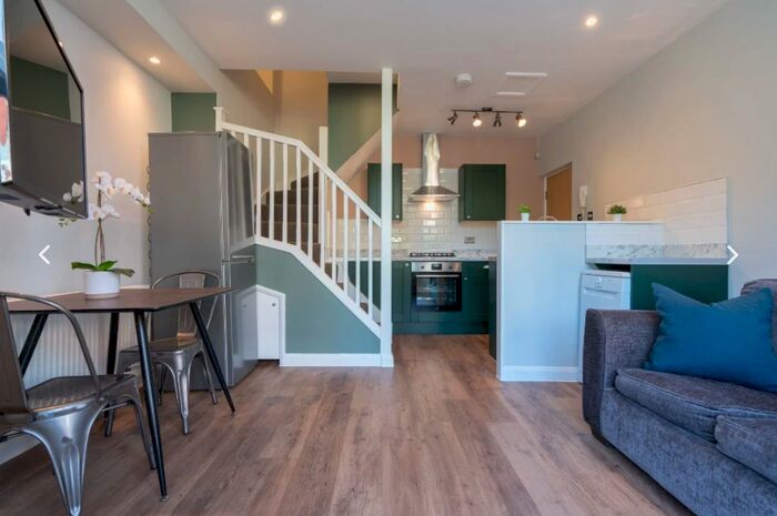 1 Bedroom Flat To Rent In Kimberley Gardens, Newcastle Upon Tyne, NE2