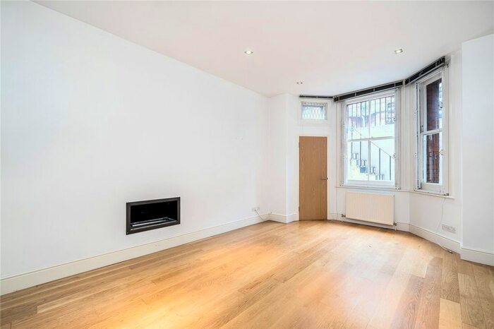 2 Bedroom Flat To Rent In Rosary Gardens, London, SW7
