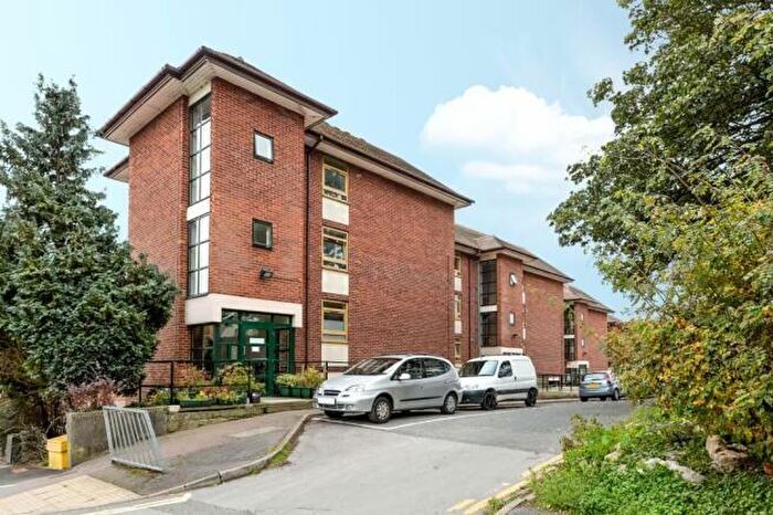 2 Bedroom Apartment To Rent In Vineyard, Abingdon, OX14