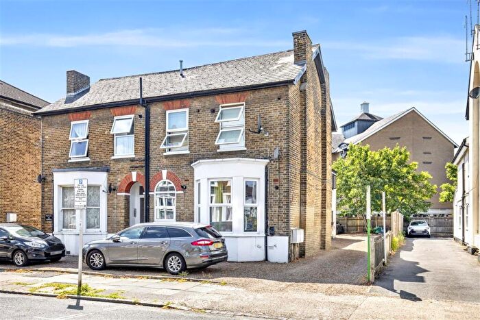 1 Bedroom Maisonette For Sale In Palace Grove, BR1