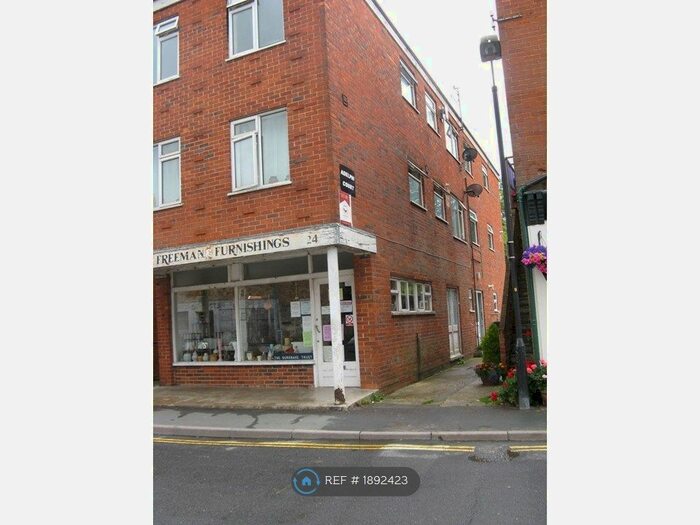 2 Bedroom Flat To Rent In North Street, Wilton, Salisbury, SP2