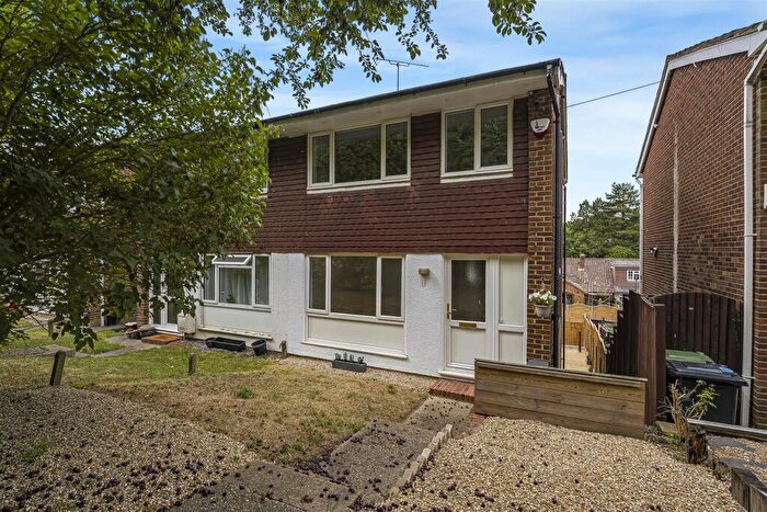 3 Bedroom Semi-Detached House For Sale In Lyndhurst Way, Istead Rise, Gravesend, DA13
