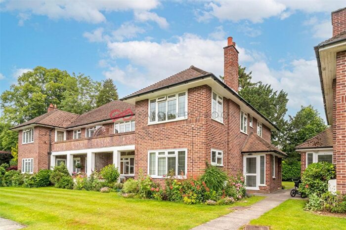 3 Bedroom Maisonette To Rent In The Glen, Northwood, Middlesex, HA6