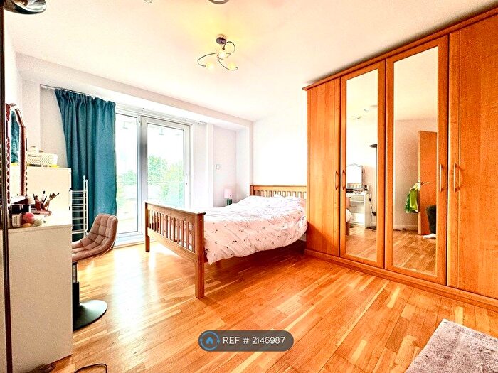 2 Bedroom Flat To Rent In Tower Point, Enfield, EN2