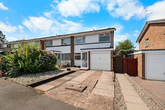 3 Bedroom Semi-Detached House For Sale In Fairmont Road, Bromsgrove, B60