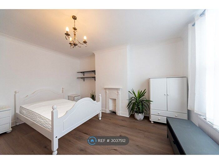 3 Bedroom Terraced House To Rent In Sowood St, Leeds, LS4