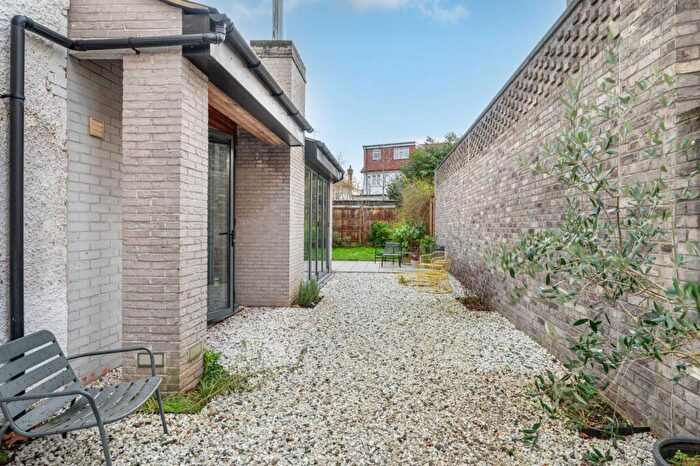 5 Bedroom House To Rent In Kings Road, Willesden, London, NW10