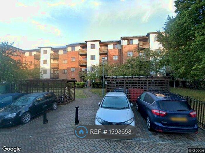 2 Bedroom Flat To Rent In John North Close, High Wycombe, HP11