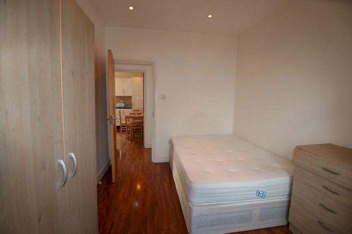 4 Bedroom Flat To Rent In Station Terrace, Kensal Rise, London, NW10