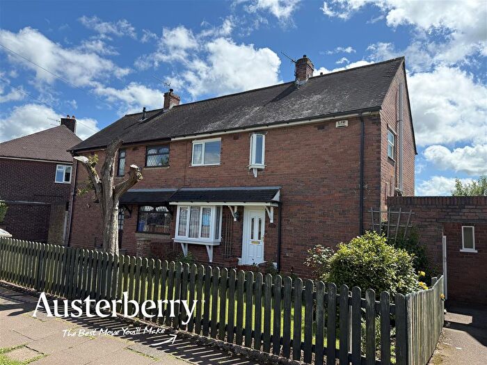 3 Bedroom Semi-Detached House To Rent In Beaconsfield Drive, Stoke-On-Trent, ST3