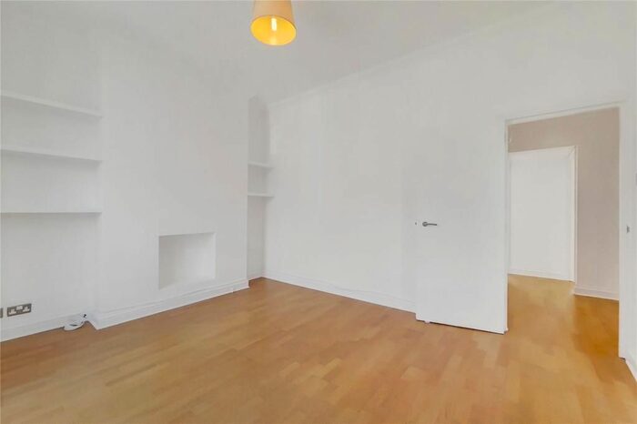 3 Bedroom Flat To Rent In Hillmarton Road, Islington, N7