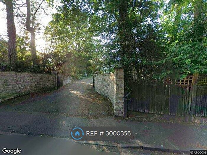2 Bedroom Detached House To Rent In Kingston Hill, Kingston Upon Thames, KT2