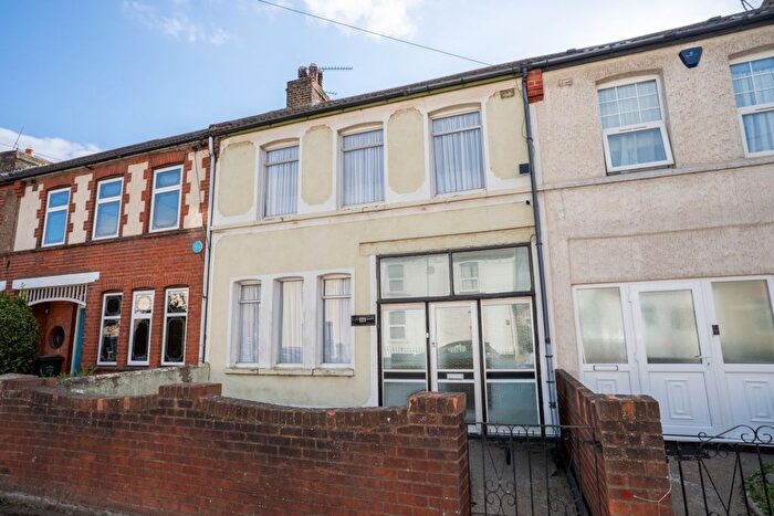 3 Bedroom Terraced House For Sale In Milton Road, Swanscombe, Kent, DA10