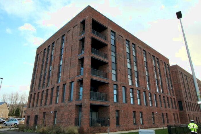 3 Bedroom Flat To Rent In Festival Court, Festival Park, Glasgow, G51