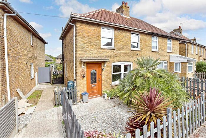 2 Bedroom Semi-Detached House For Sale In Milner Crescent, Aylesham, Canterbury, Kent, CT3