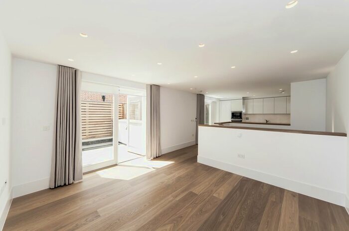 2 Bedroom Flat To Rent In York Street Chambers, York Street, London, W1H