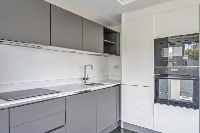 1 Bedroom Flat To Rent In Royal College Street, London, NW1