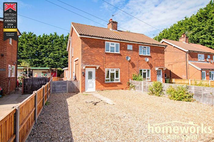 3 Bedroom Semi-Detached House For Sale In Hill Rise, Scarning, Dereham, NR19