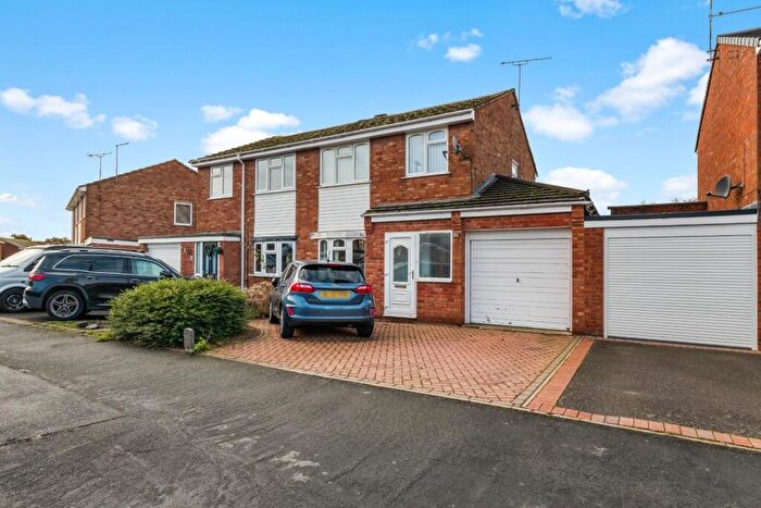 3 Bedroom Semi Detached House For Sale In Coppice Road, Whitnash, Royal Leamington Spa, CV31