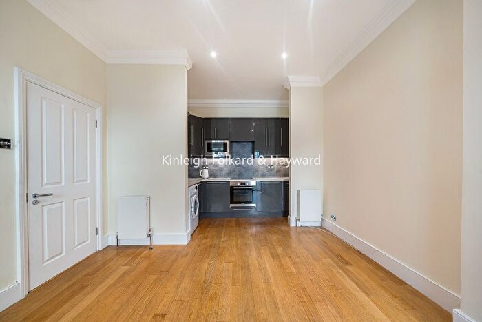 1 Bedroom Flat To Rent In Standen Road, Southfields, London, SW18