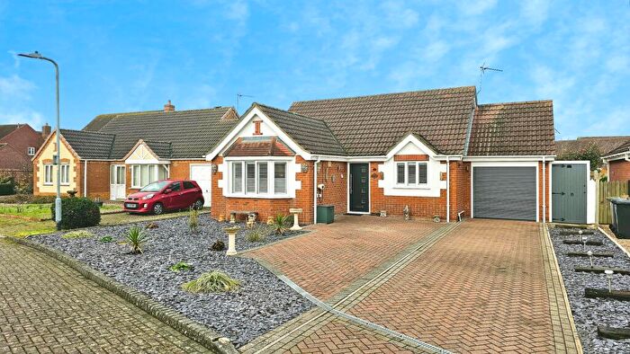 2 Bedroom Detached Bungalow For Sale In Maple Grove, Heckington, NG34