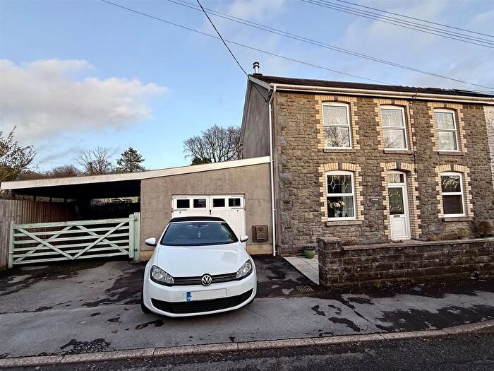 3 Bedroom Semi-Detached House For Sale In Heol Y Foel, Foelgastell, Llanelli, SA14