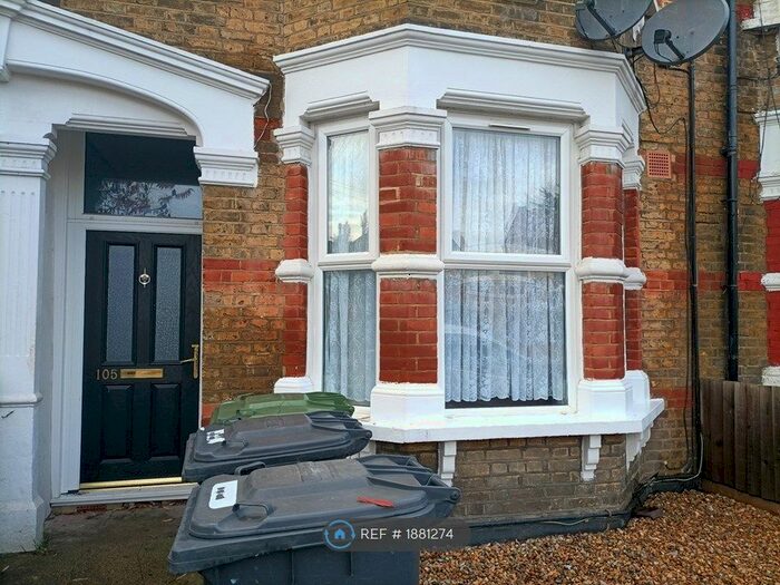 2 Bedroom Flat To Rent In Radford Road, London, SE13