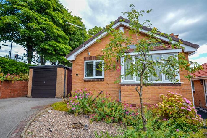 2 Bedroom Detached Bungalow To Rent In Redbrook Croft, Owlthorpe, S20