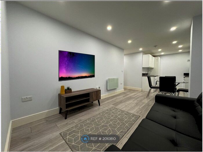 2 Bedroom Flat To Rent In Whytecliffe Road South, Purley, CR8