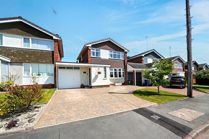 3 Bedroom House For Sale In Greenslade Road, Dudley, DY3