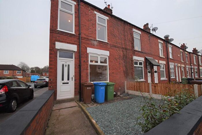 House To Rent In Turncroft Lane, Stockport, SK1