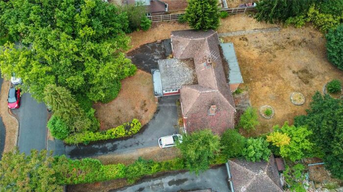 5 Bedroom Detached House For Sale In Park Avenue, Camberley, Surrey, GU15