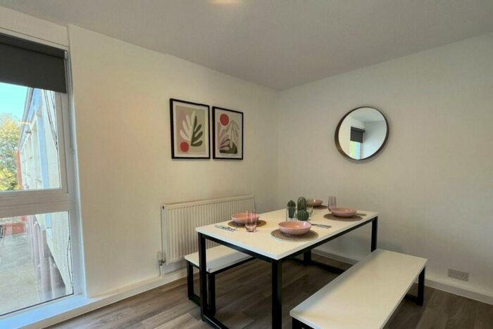 3 Bedroom Flat To Rent In Flat, Monterey Gardens, EX4