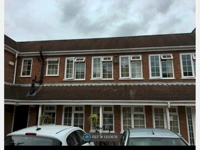 Studio To Rent In Dashwood Avenue, High Wycombe HP12