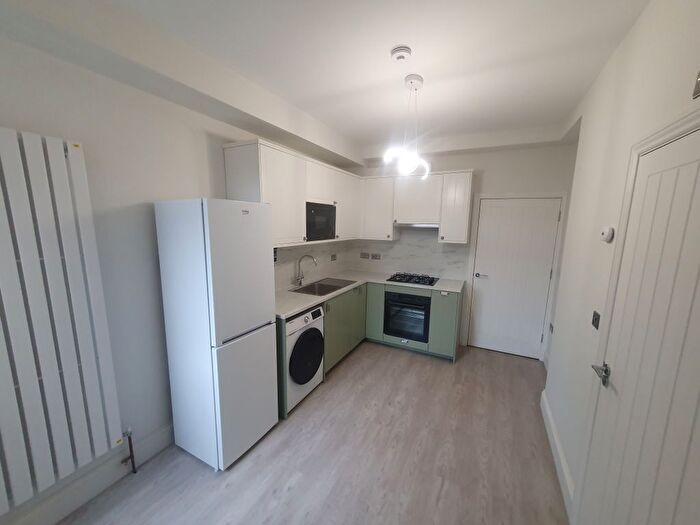 2 Bedroom Flat To Rent In St. Johns Road, Southall, UB2