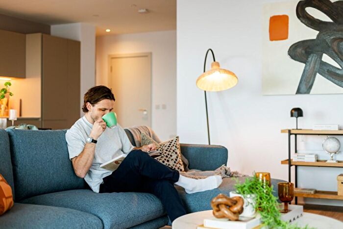 3 Bedroom Apartment To Rent In Dockside, Edinburgh, EH6