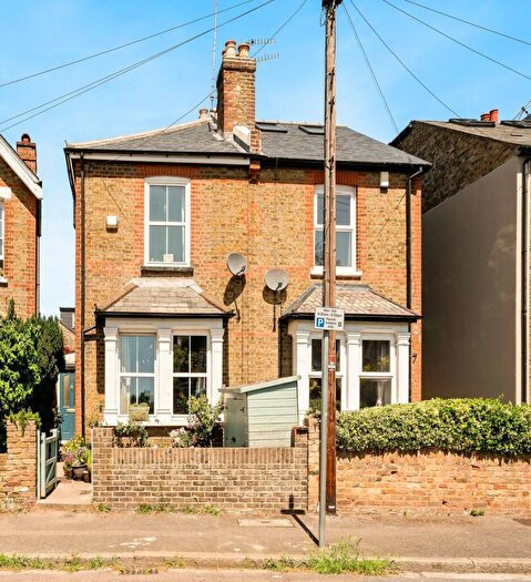 3 Bedroom Semi-Detached House For Sale In Rowlls Road, Kingston Upon Thames, KT1
