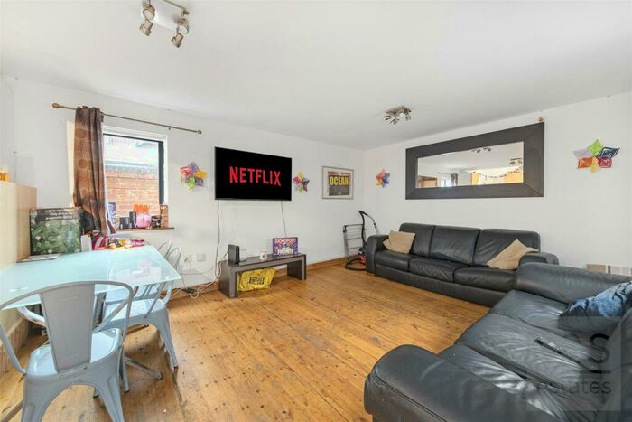 4 Bedroom Flat To Rent In Arthur Street, Nottingham, NG7