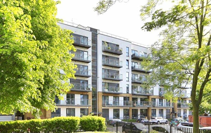 2 Bedroom Apartment To Rent In Gwynne Road, Battersea, London, SW11
