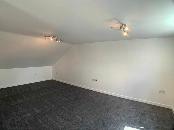 2 Bedroom Flat To Rent In North Street, Bourne, Lincolnshire, PE10