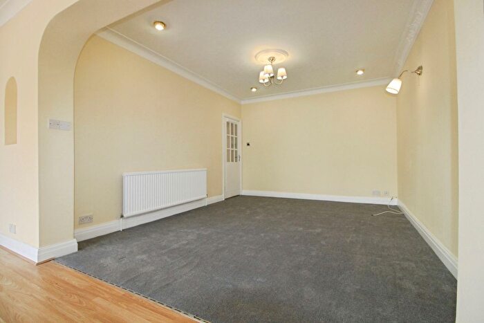 6 Bedroom Semi-Detached House To Rent In Christchurch Avenue, Kenton, Harrow, HA3