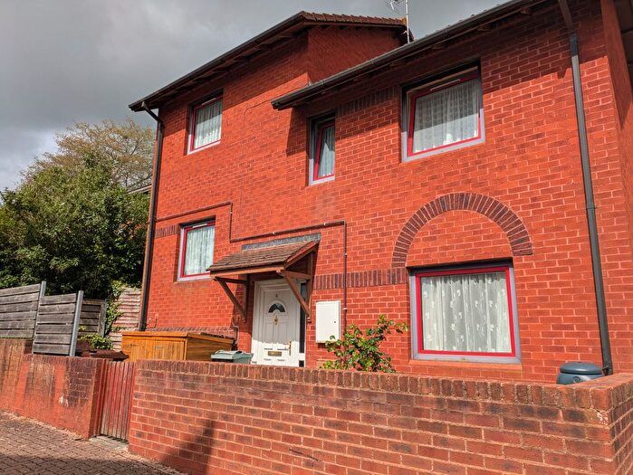 3 Bedroom Detached House For Sale In Hexworthy Avenue, Exeter, Devon, EX4
