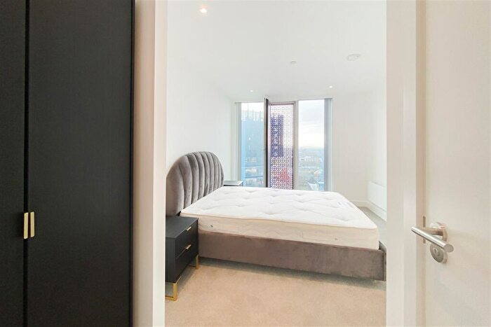 2 Bedroom Apartment To Rent In Elizabeth Tower, M15