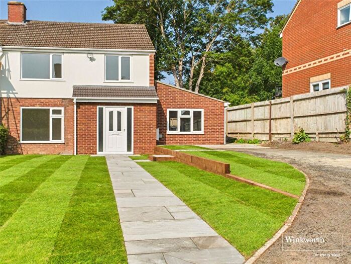 3 Bedroom Semi-Detached House For Sale In Wensley Road, Reading, Berkshire, RG1