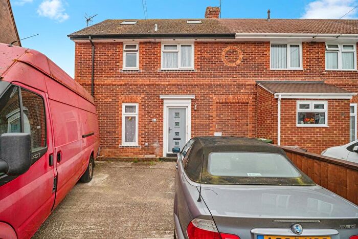4 Bedroom End Of Terrace House For Sale In Doncaster Road, Weymouth, DT4