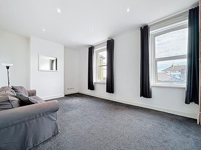 1 Bedroom Apartment To Rent In Merthyr Road, Whitchurch, CF14