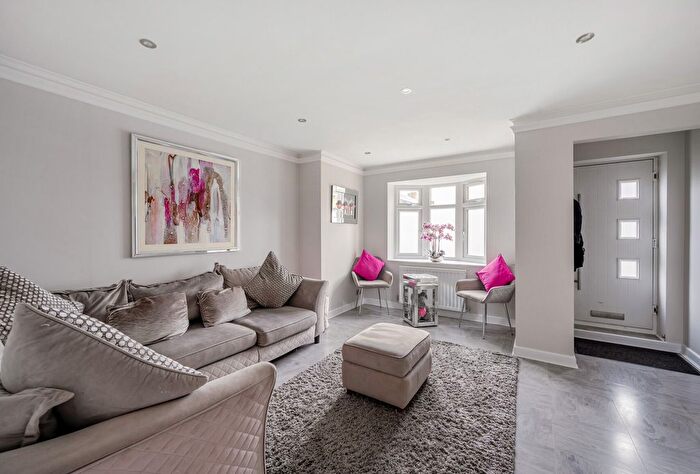 2 Bedroom Terraced House For Sale In Shrewsbury Road, Carshalton, SM5