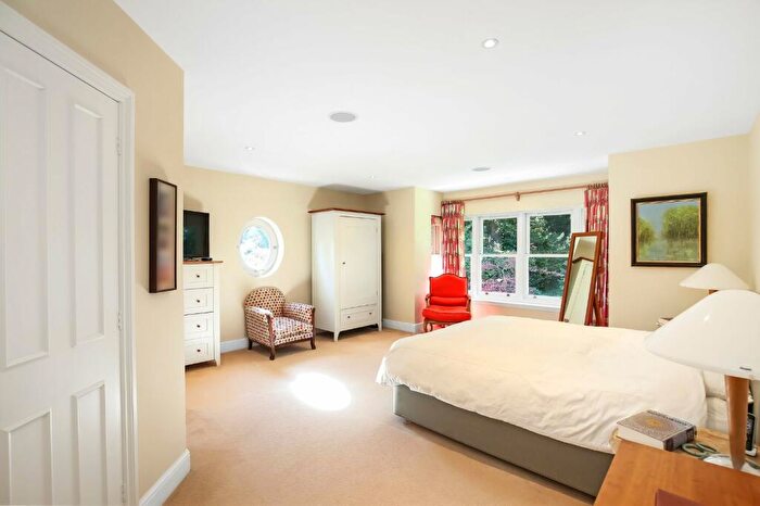 4 Bedroom Detached House For Sale In Southampton Road, Alderbury, Salisbury, Wiltshire, SP5