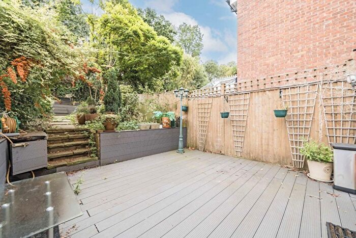 6 Bedroom Semi-Detached House For Sale In Alexandra Park Road, London, N22