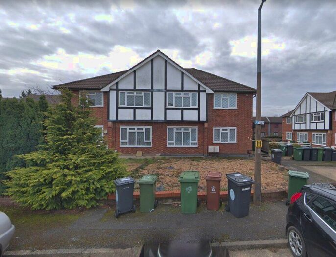 2 Bedroom Maisonette To Rent In Dorchester Gardens, Chingford, London, E4